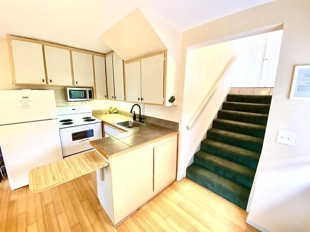 아파트호텔 Beachfront 1 Bedroom Condo With Private Beach, Pool, Hot Tub Pahala 미국